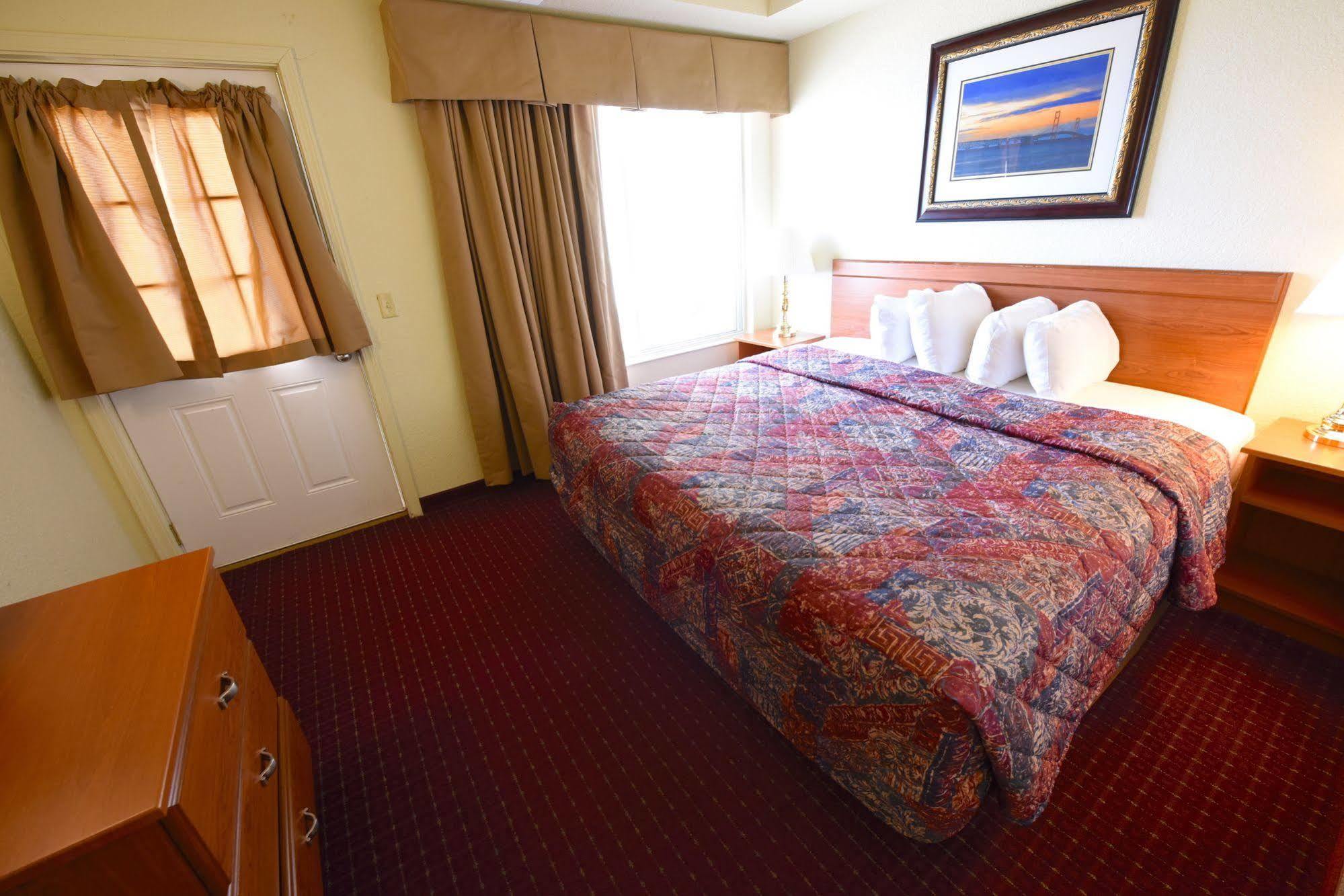 Mackinaw Beach And Bay Inn & Suites Mackinaw City Luaran gambar