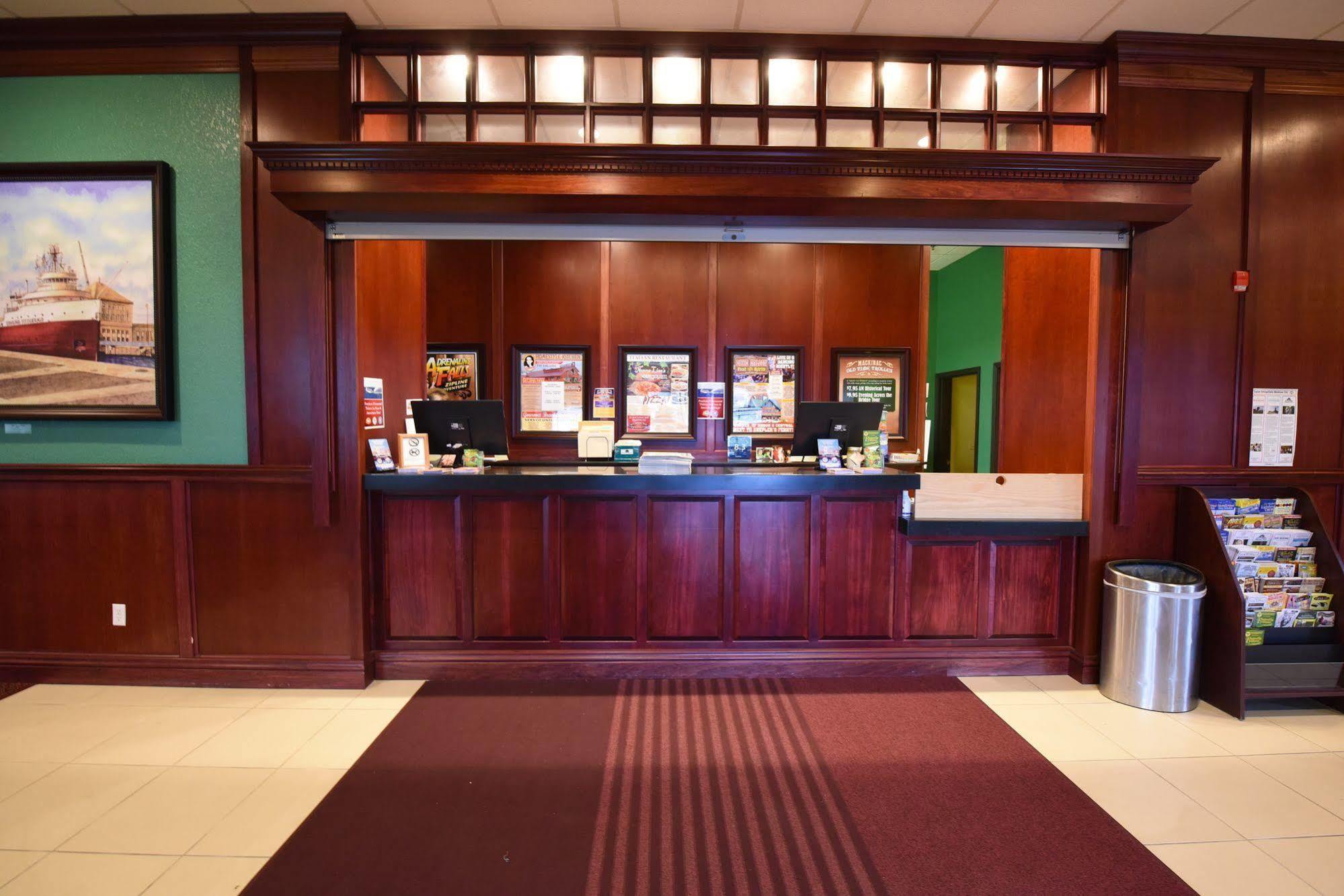 Mackinaw Beach And Bay Inn & Suites Mackinaw City Luaran gambar